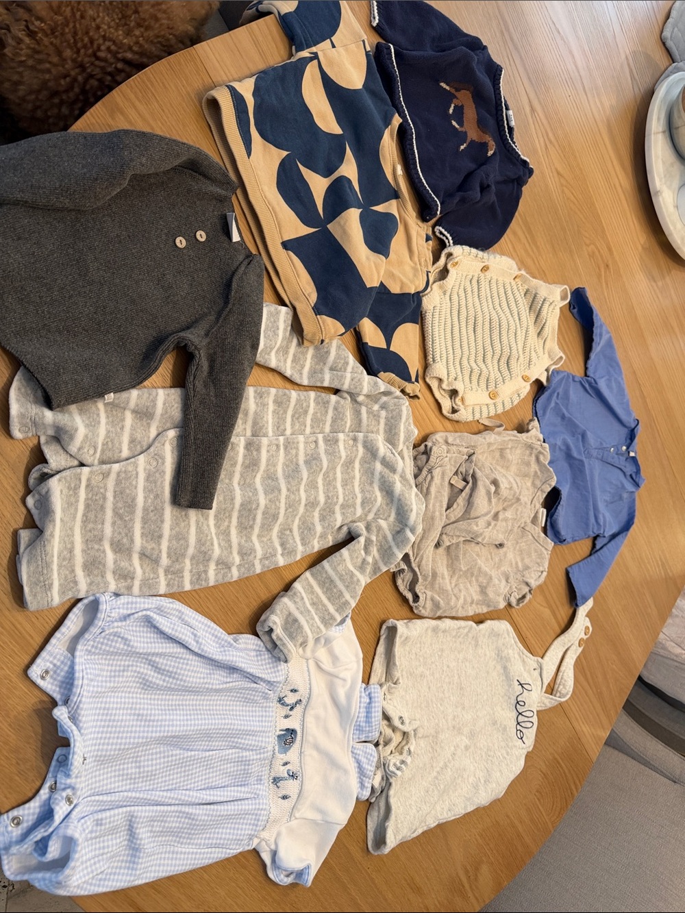 9 3-6 month baby outfits
